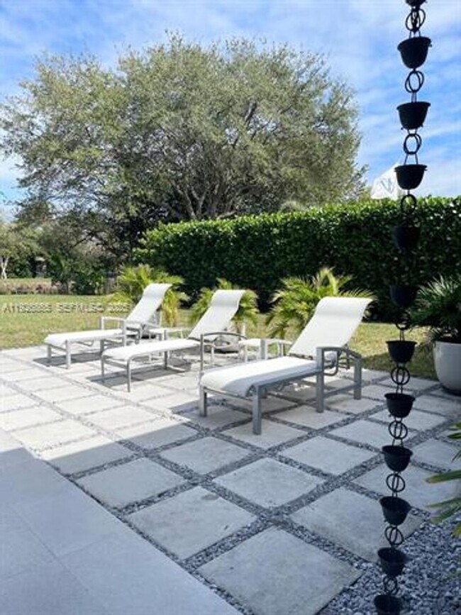 Building Photo - 9121 SW 85th St