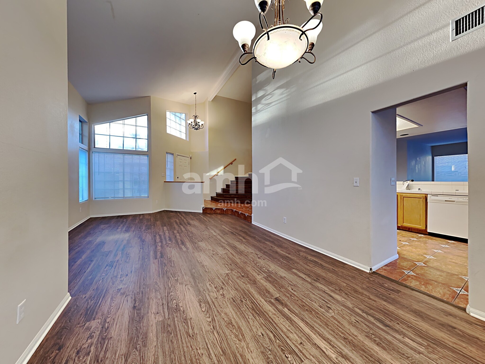 Building Photo - 140 Kachina Dr