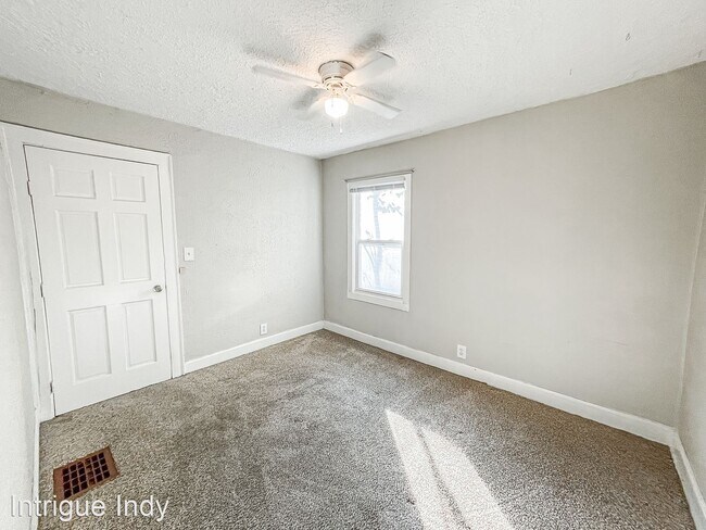 Building Photo - 2 br, 1 bath House - 2230 Woodlawn Ave