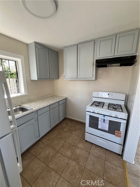 Building Photo - 5216 S Budlong Ave