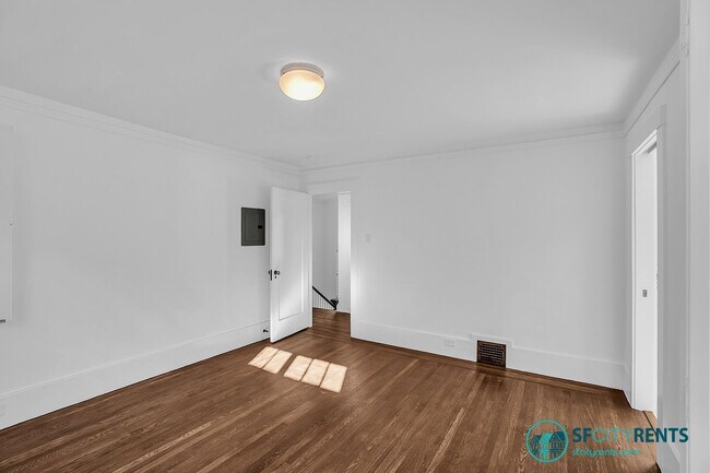 Building Photo - Forest Hill: Elegant Single Family Home