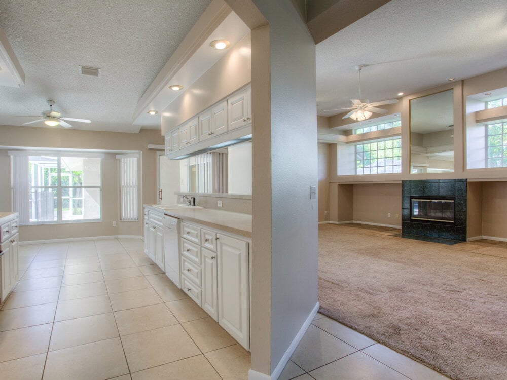 Building Photo - 1484 E Lake Woodlands Pkwy