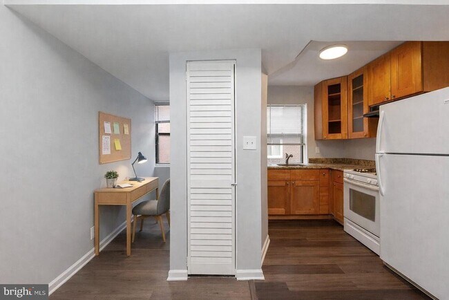 Building Photo - 2100 Channing St NE