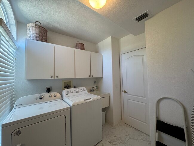 Building Photo - 137 Sportsman Rd