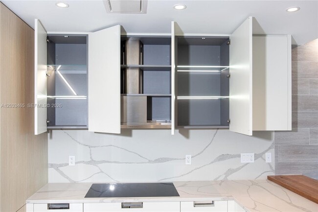 Building Photo - 15701 Collins Ave