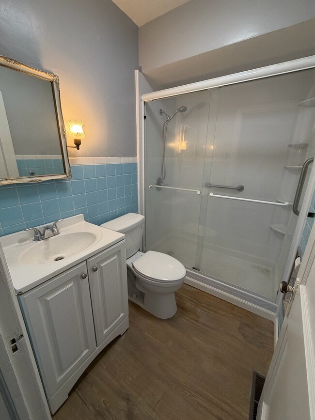 Building Photo - 167 Cook Ave