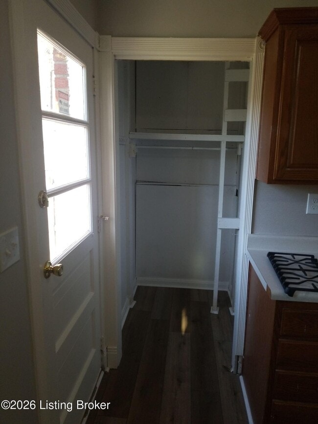 Building Photo - 9812 Saturn Dr