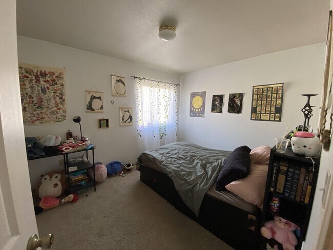 Building Photo - 857 N Garfield St