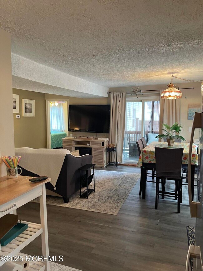 Building Photo - 202-06 Carteret Ave