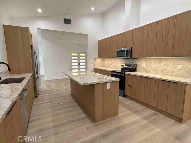 Building Photo - 9128 Balcom Ave