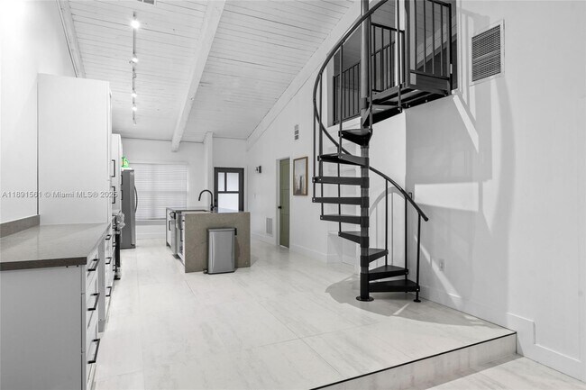 Building Photo - 10250 Oleander Ct