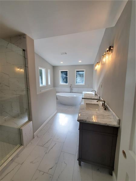 Building Photo - 2780 Burtz Dr