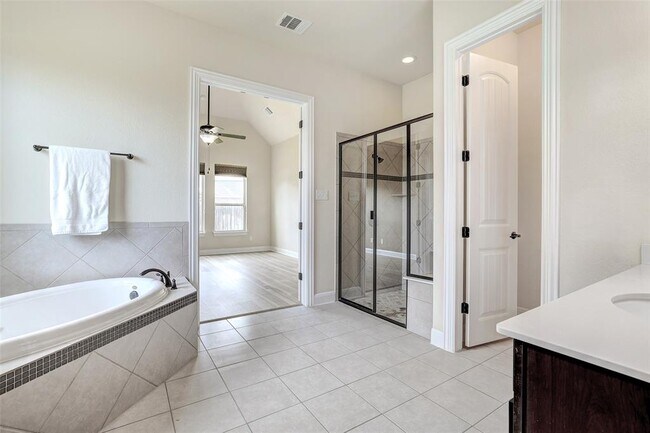 Building Photo - 2416 Millbrook Loop