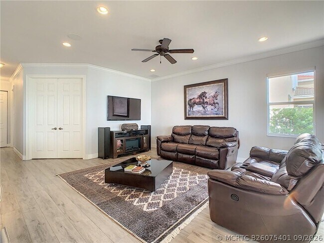 Building Photo - 4827 SW 183rd Ave