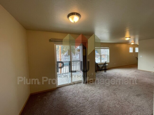 Building Photo - 1360 S Garfield St