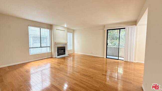 Primary Photo - 910 S Bedford St