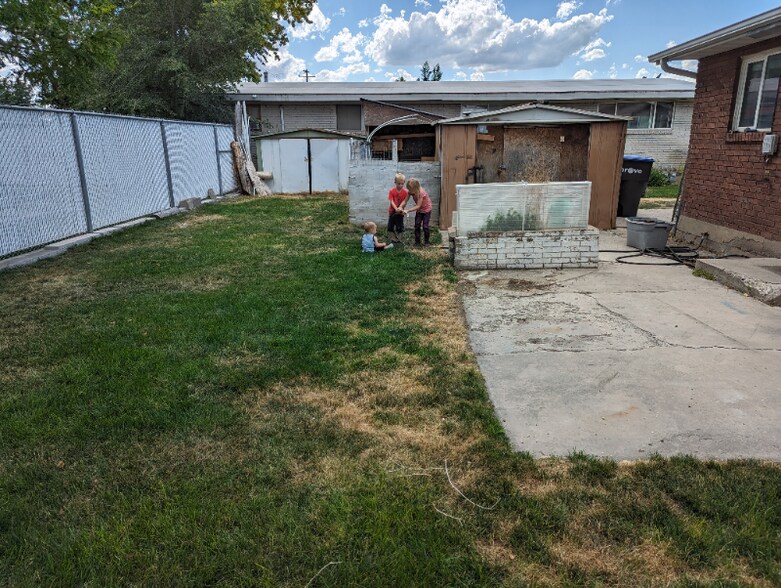 Building Photo - 1089 W 300 N St