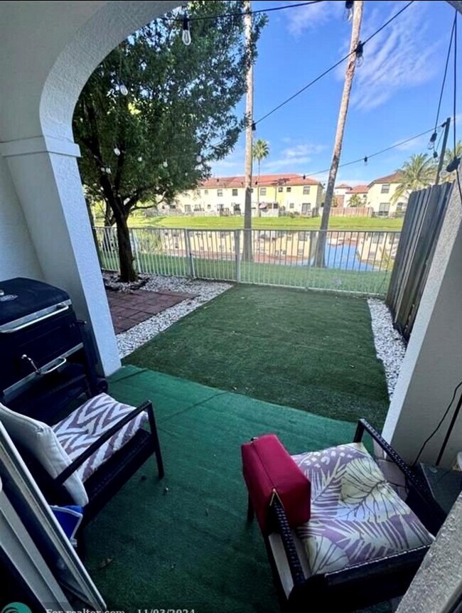 Building Photo - 8650 NW 97th Ave