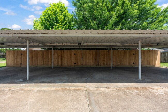 Building Photo - Furnished Option, Modern Comfort & Private Gated Patio!