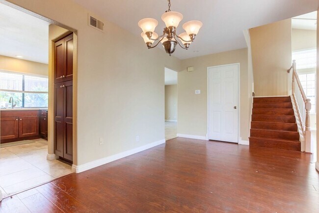 Building Photo - Charming Two Story 3 BR Home Available Mid June!