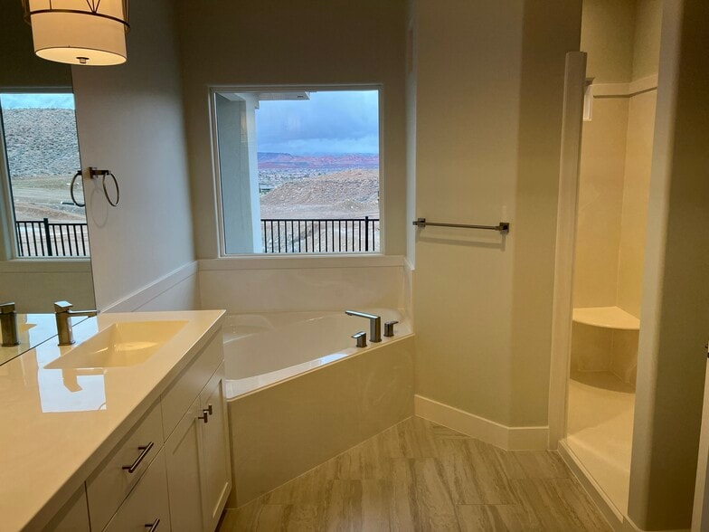 Building Photo - 2744 W Columbo Ln