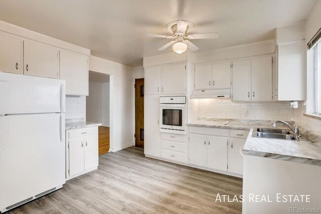 Building Photo - 1304 W Crestline-