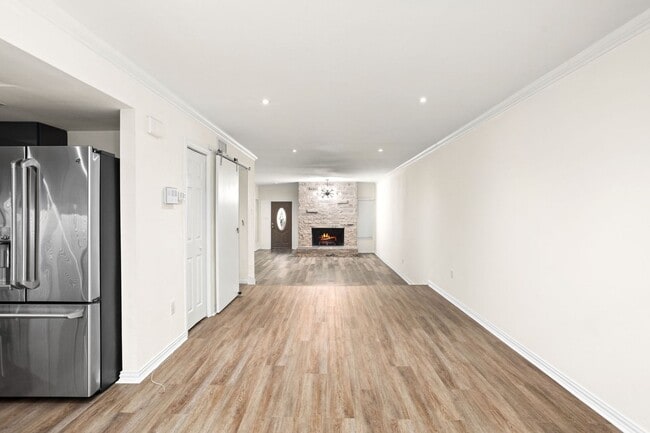Building Photo - 205 Chichester Pl