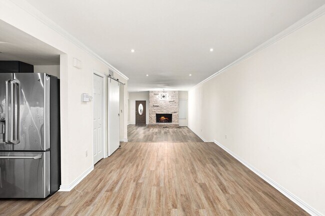 Building Photo - ALAMO HEIGHTS  |  TOWNHOME  |  REMODELED  |  HUGE TERRACE