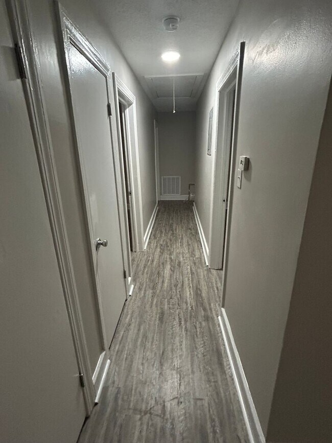 Building Photo - Four Bedroom Two Bath House for Rent $1100.00 per Month