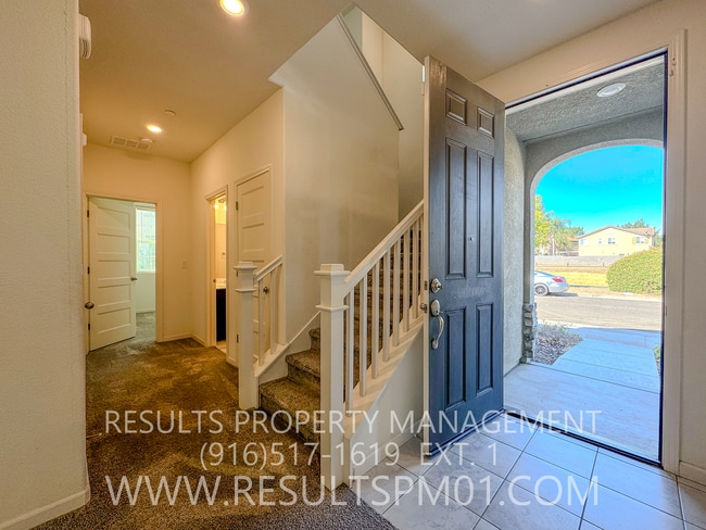 Building Photo - Beautiful Natomas 4 Bedroom Home w Loft