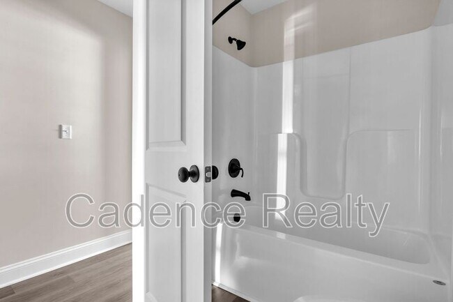 Building Photo - 1625 Grey Cliff Run