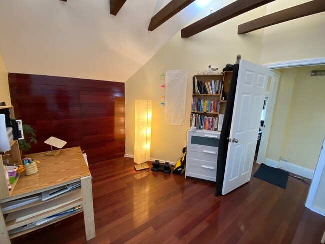 Building Photo - 381 Highland Ave