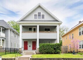 Building Photo - 2642 Emerson Ave N