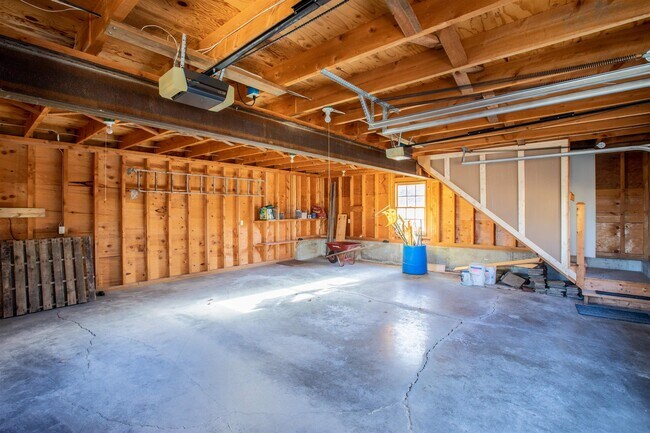 Building Photo - 396 Prindle Rd