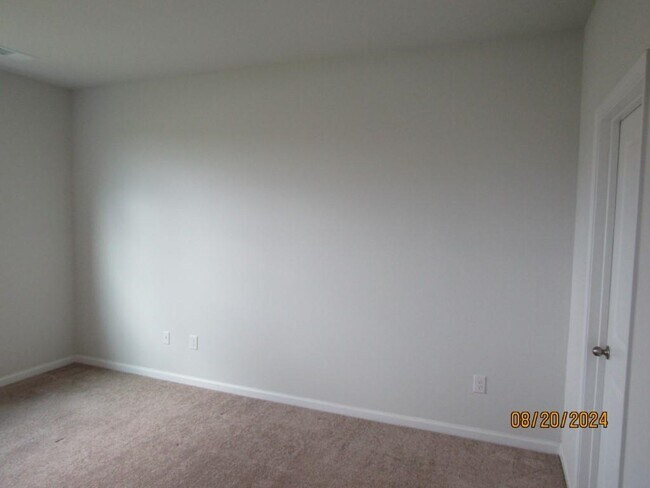 Building Photo - 2155 Ainsley Dr