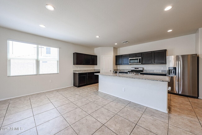 Building Photo - 31041 W Avalon Cir
