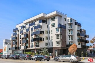 Building Photo - 951 Ogden Dr