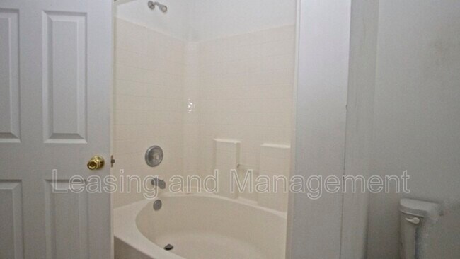 Building Photo - 1247 Island Club Dr