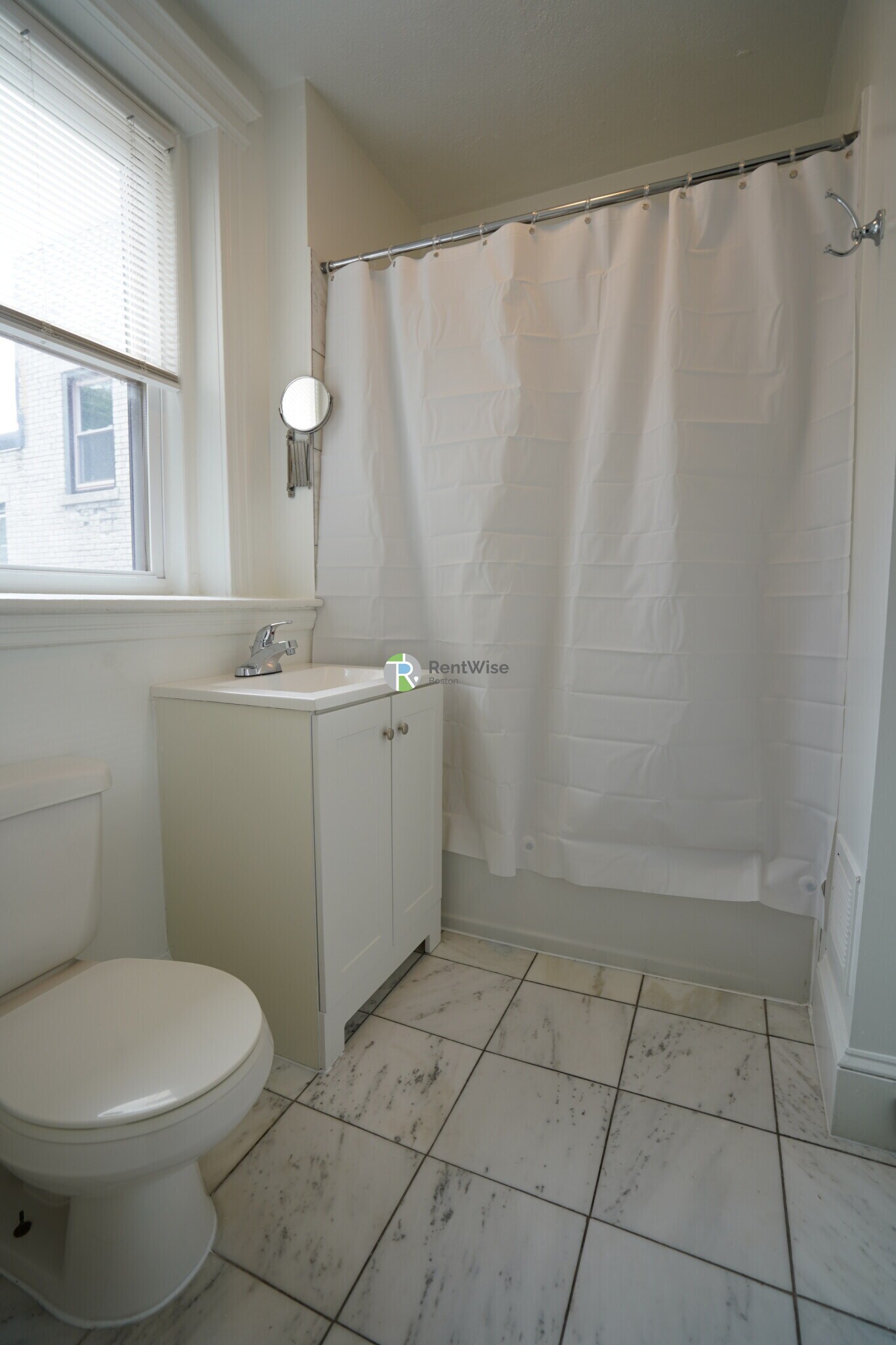 Building Photo - 82 Brainerd Rd