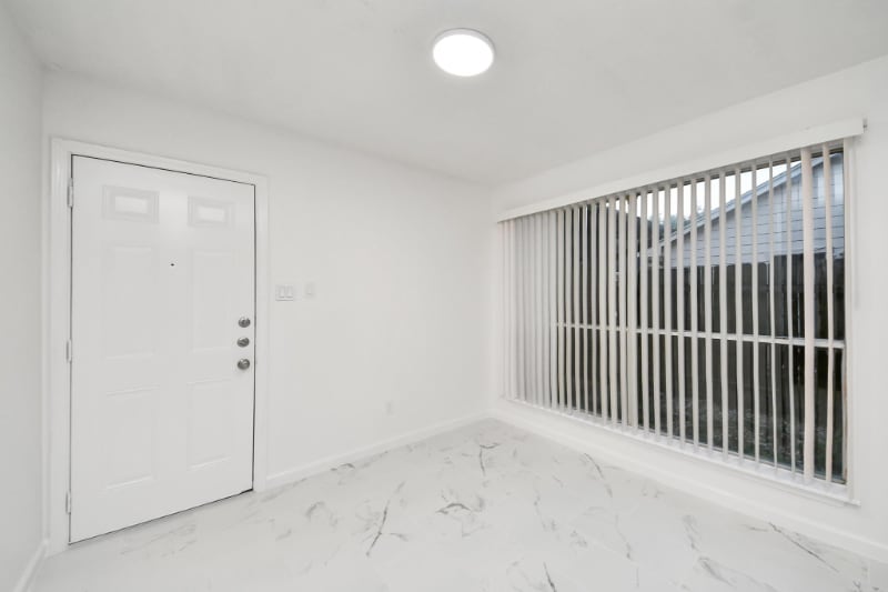 Building Photo - 17310 Pastoria Dr