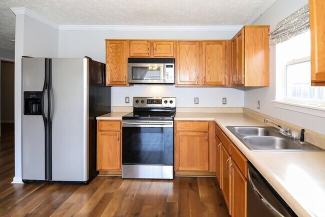 Building Photo - Fabulous Ranch In Highly Desirable Crossfield!