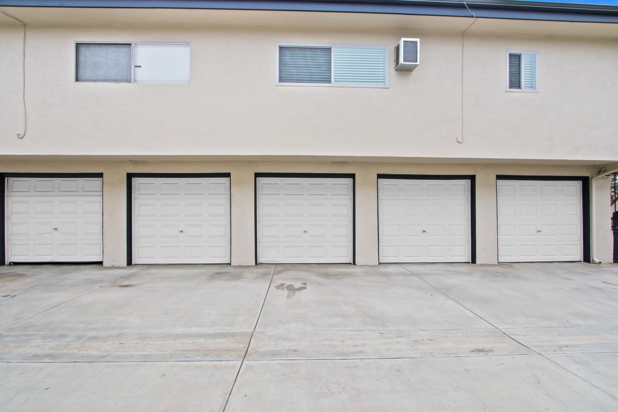 Private Garages - 14075 Ash St
