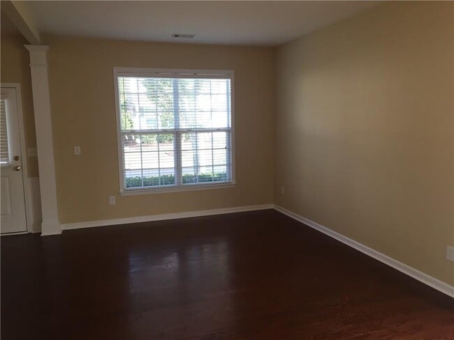 Building Photo - 708 Wendlebury Ct
