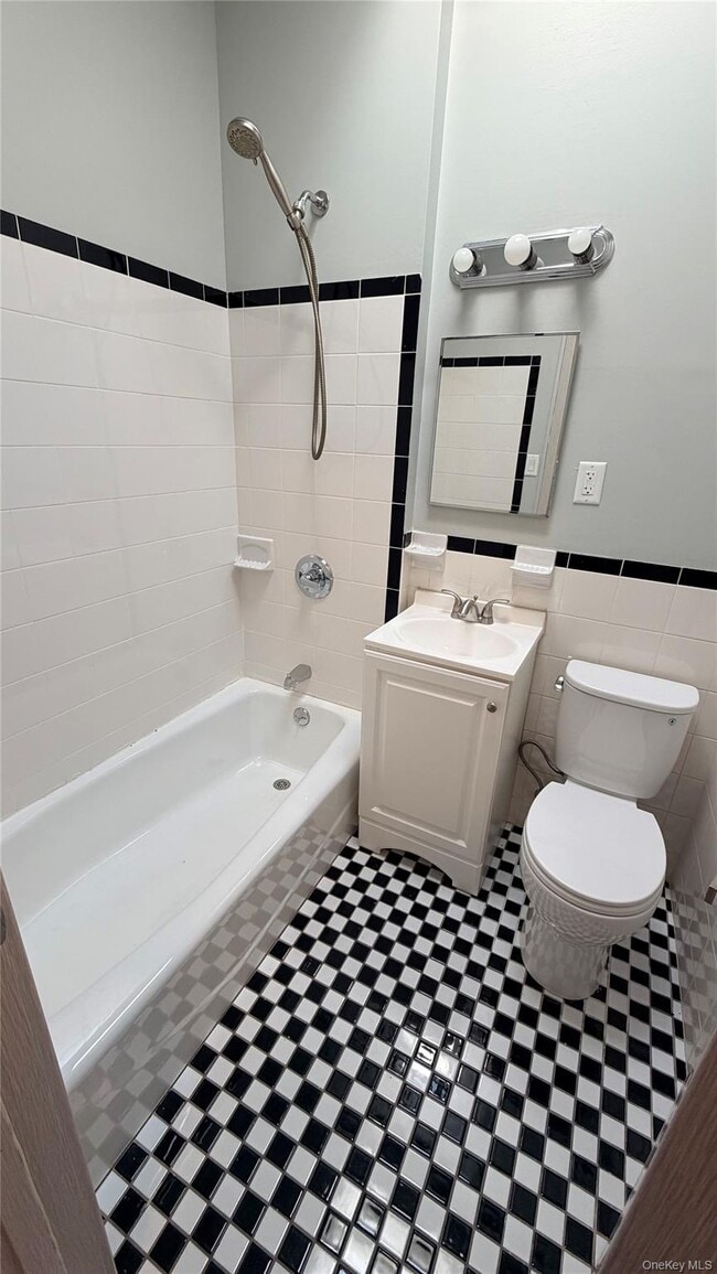 Building Photo - 97-16 Metropolitan Ave