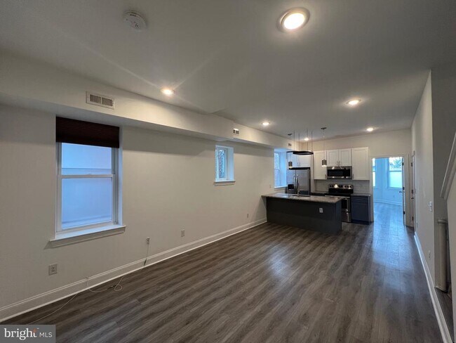 Building Photo - 1829 N 33rd St