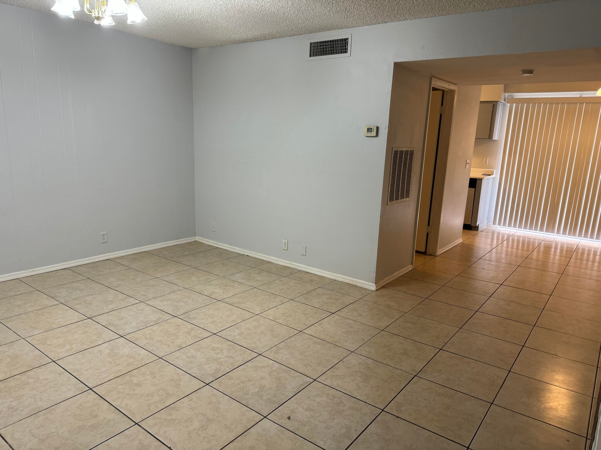 Building Photo - 3526 W Dunlap Ave