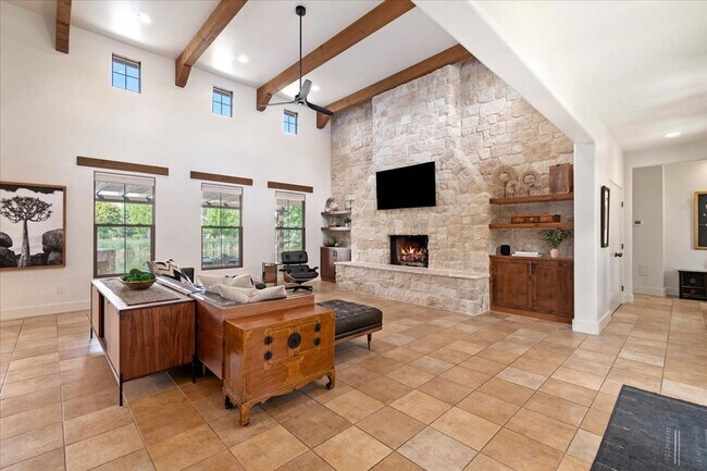 Building Photo - Resort Living in Desirable Eagle Idaho