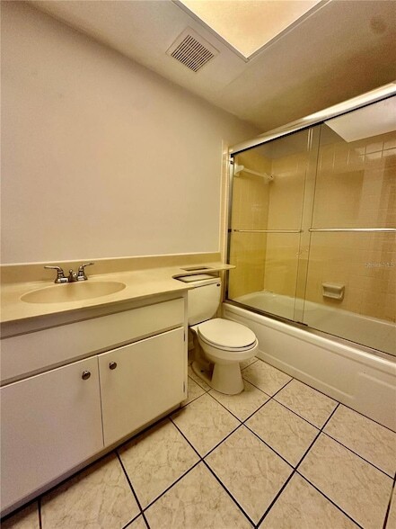 Building Photo - 606 Pavare Ct