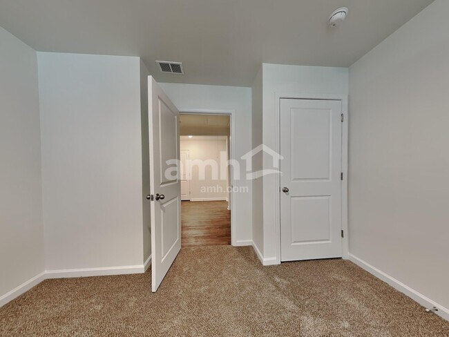 Building Photo - 118 Tobago Cir