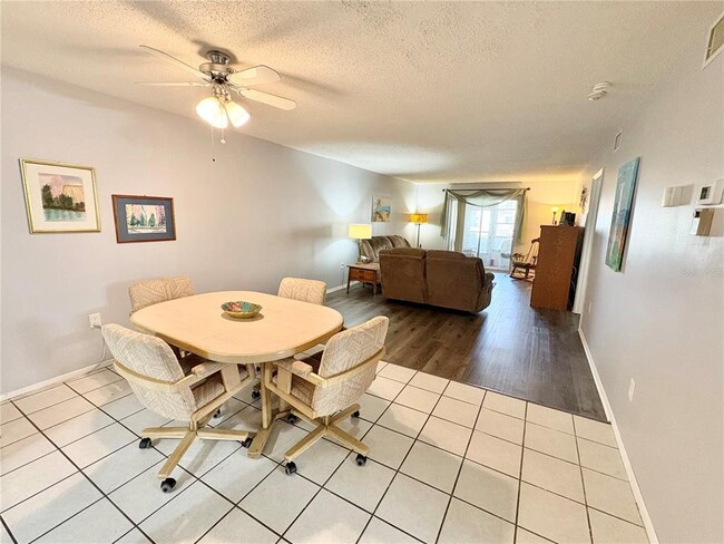 Building Photo - 3064 Lake Bayshore Dr